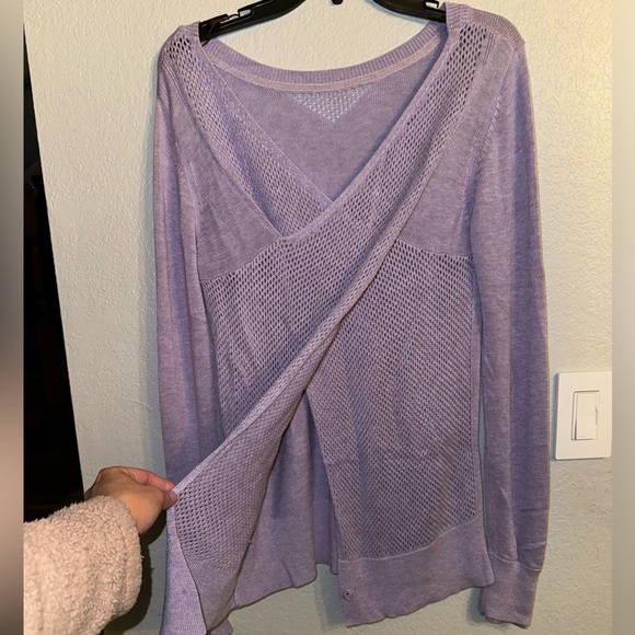 Lulu lemon top - Picture 4 of 7